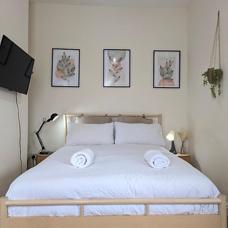 Guest Rooms In Anfiled Near Stadium, Free Parking Ливърпул Екстериор снимка