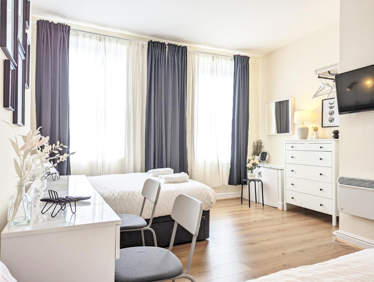 Guest Rooms In Anfiled Near Stadium, Free Parking Ливърпул Екстериор снимка