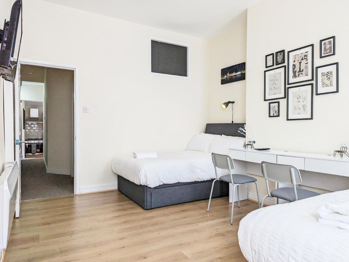 Guest Rooms In Anfiled Near Stadium, Free Parking Ливърпул Екстериор снимка
