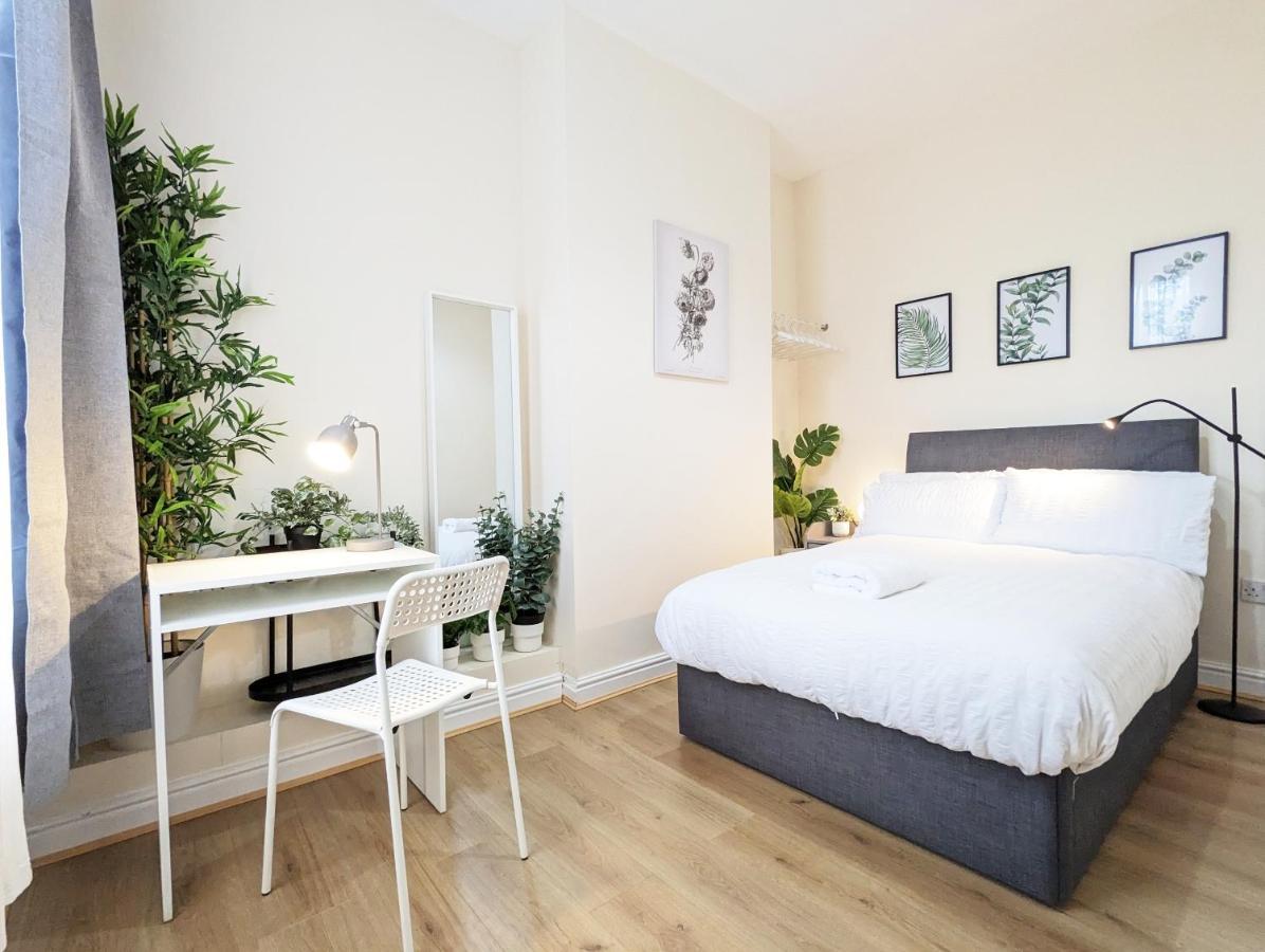 Guest Rooms In Anfiled Near Stadium, Free Parking Ливърпул Екстериор снимка